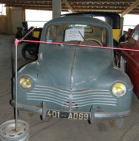Renault 4CV, Type R1052, de 1953, Conduite interieure (11-2006, pris en Beaujolais) (3)